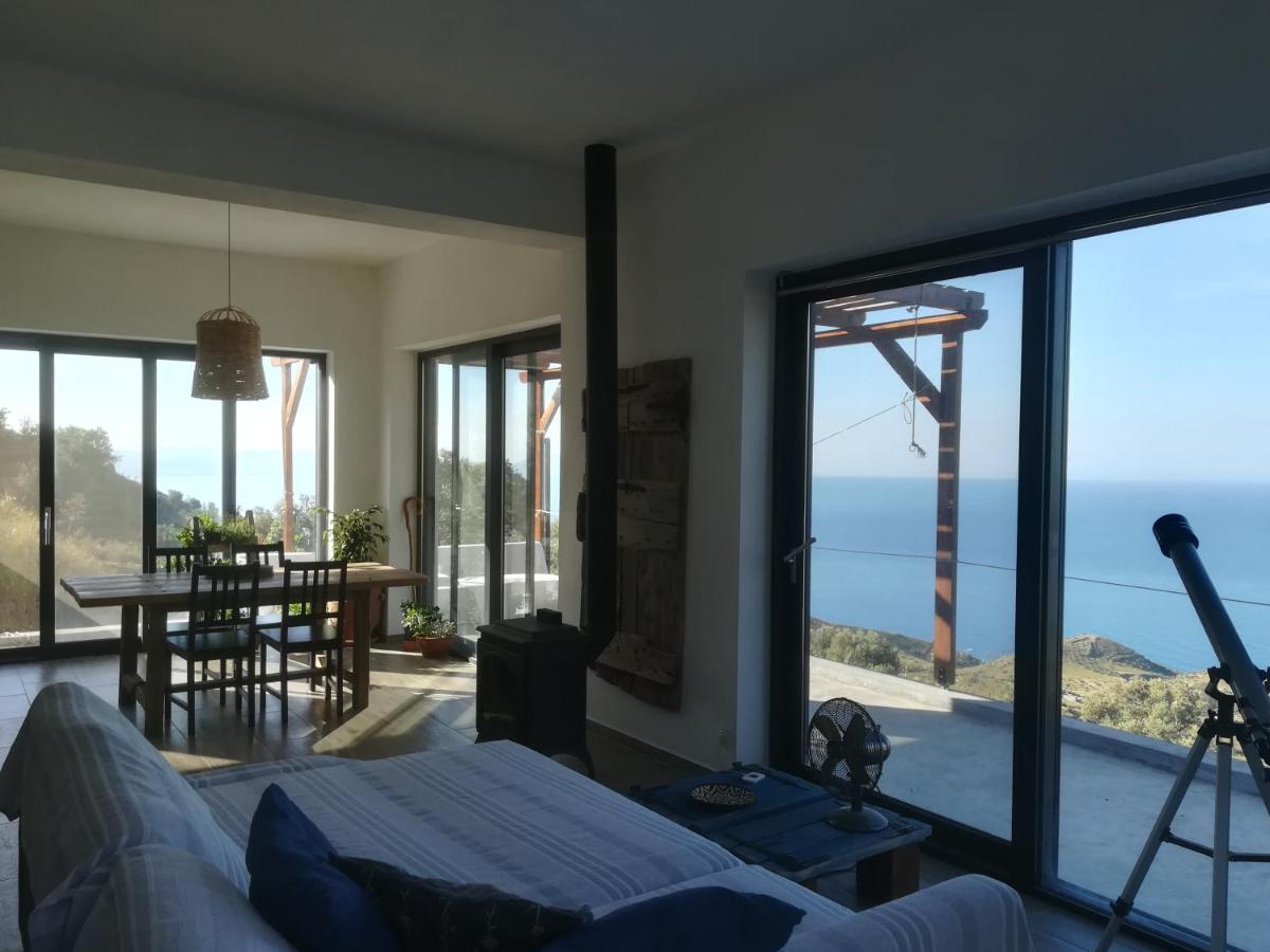 Sea Breeze Ecological Villa Айя-Галіні Екстер'єр фото